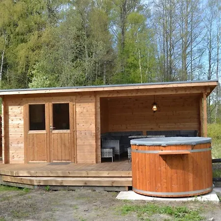 Korjuse Moori Metsaonn- Forest Hut Exterior photo